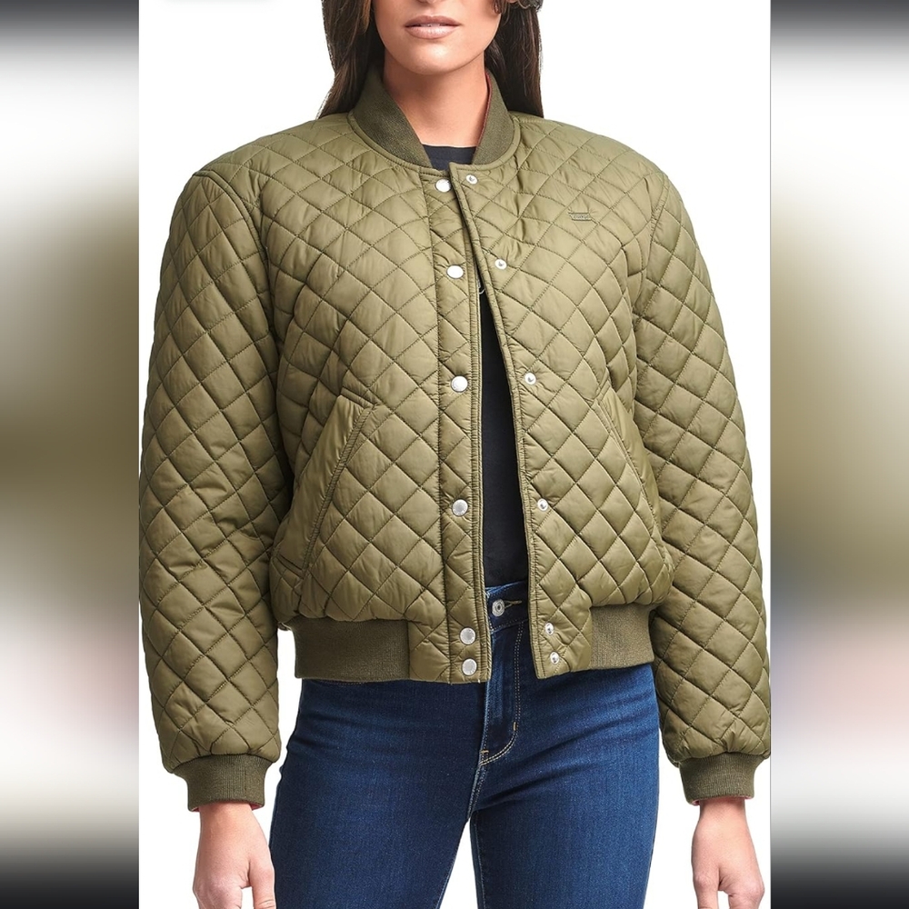 Levi's Women's Diamond Quilted Bomber Jacket with Front Pockets